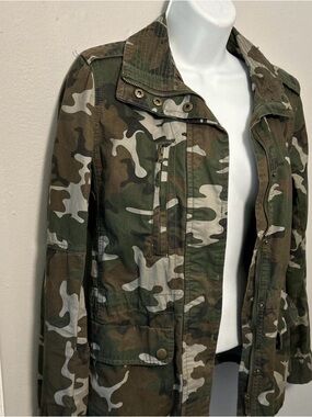 Women's Camouflage Utility Jacket - Green Camo